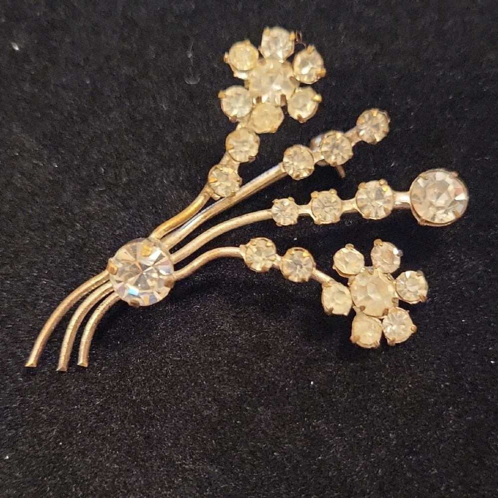 Elegant Gold and Silver Floral Brooch with Rhinestone Accents